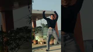 Do dhari talwar song dancecover bollywoodyoutubeshort [upl. by Powers217]