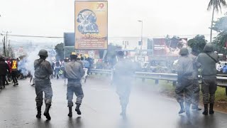 MOÇAMBIQUE Autoridades policial paralisam manifestação na Av Acordos de Lusaka [upl. by Kcirdaed]