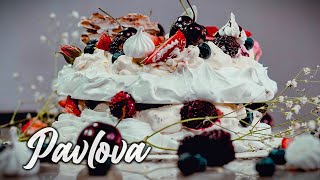 PAVLOVA con frutas frescas y chantilly 🍓🍒 Merengue suizo [upl. by Jacobson]