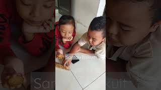 Yaya diwaktu libur videoshorts yaya play [upl. by Eizzik542]