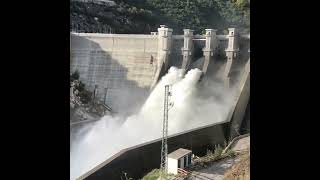 Pruebas en los aliviaderos de la presa de Daivões en el complejo hidroeléctrico del Tâmega [upl. by Kathe323]