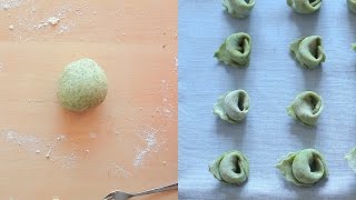 Zelf verse pasta maken pastadeeg met spinazie [upl. by Merline643]