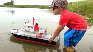 RC ADVENTURES  NEW Capt MOE amp the AquaCraft Rescue 17 Fireboat RTR quotSCALE BOATquot ProudParenting [upl. by Fredenburg]