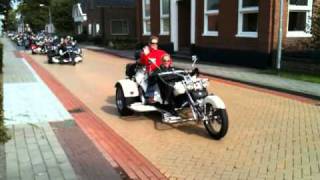 Trikes maken toertocht door Noordbroek [upl. by Itsirk986]