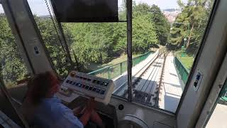 Het uitzicht vanuit de cabine  De kabelbaan Petrin  Praag [upl. by Punak]