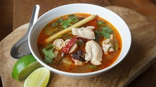 Soupe Thaïe Tom Yam au Poulet – Intense en goût [upl. by Allesig404]