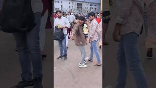 Bechain meri dhadkan 😬😅😂 dance publicedance dancemusic vairalvideo trendingvideo [upl. by Cleaves318]