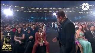 Salman Khan Got Emotional while talking about Sunil Shetty in IIFA Awards 2022 iifaawards2022 [upl. by Abocaj695]