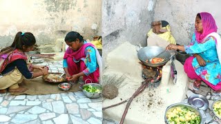 VILLAGE FOOD IN PUNJAB💜PUNJABI VILLAGE WOMEN COOKING ALOO SHIMLA MIRCH💜RURAL LIFE IN PUNJABINDIA [upl. by Goldstein]