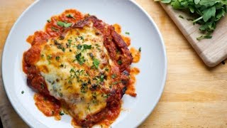 Chicken parmesan la ricetta del pollo alla parmigiana tipico della cucina italoamericana [upl. by Ahsas]