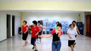 Malay New Year Line Dance  Selamat Hari Raya by Saloma [upl. by Aneladdam130]