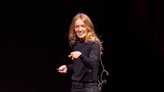 Virtuelle Erinnerungsräume Die Zukunft Des Trauerns  Lilli Berger  TEDxPotsdam [upl. by Coulter]