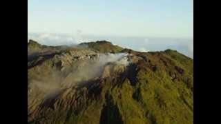 Tomographie par muons de la Soufrière de Guadeloupe [upl. by Ras]