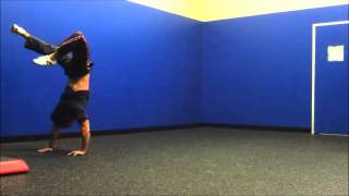 Shoulder Workout Capoeira Style [upl. by Alcina]