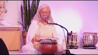 Satsang quotErwecke die Kraft der Vidyamayaquot mit Adishakti  Yoga Vidya Live 10112024 2000 Uhr [upl. by Omarr]