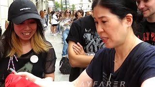 ONE OK ROCK  Olympia Adorable Japanese fans sign the France flag w French fans Paris 13072023 [upl. by Attolrac]