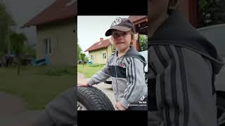 Kolejna część wiejskiego tuningu passatb2 passat vw tuning wheels mechanic children dziecko [upl. by Waldack]