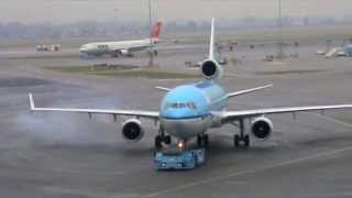 MD11 smokey startup and pushback [upl. by Minetta776]