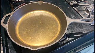 Can I make a Lodge Cast Iron Skillet nonstick like a Griswold howto viral 1millionviews bacon [upl. by Ennovyhs3]