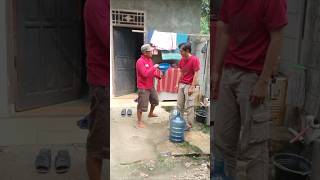 Nuang galon videolucu comedy [upl. by Ardnaskela]