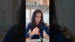 lei SOFFRE di STITICHEZZA 😅😂 casaabis comici videodivertenti coppia ridere videodaridere [upl. by Jessalyn]