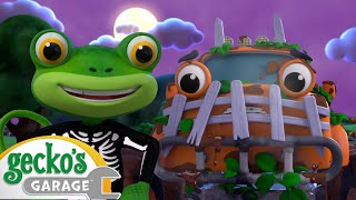 Scary Max The Monster Truck  Geckos Garage Halloween Cartoons  Moonbug Halloween for Kids [upl. by Williams]