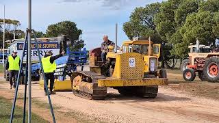 Caterpillar D6 1955 driven by Ian Wardle from Paracombe Mundoora Vintage Tractor Pull Australia [upl. by Emse]