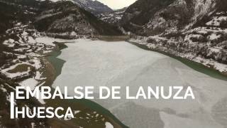 Embalse de Lanuza helado  Huesca  a vista de drone  Los Pirineos [upl. by Anagrom]