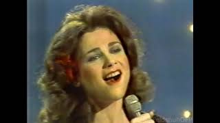 Tovah Feldshuh singing Pink Taffeta on The Merv Griffin Show [upl. by Isidora]