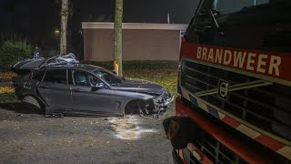 Automobilist overleden na botsing tegen boom Kayersdijk Apeldoorn [upl. by Ardnoet690]