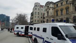 Aplausos a la Brigada Movil de la Ertzaintza en Bilbao [upl. by Charleton]