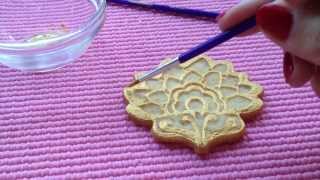 Cómo decorar galletas estampadas o con relieve Tutorial [upl. by Alec]