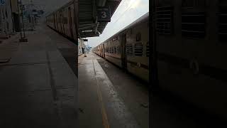 06484  Kabaka Puthoor  Mangaluru Central Passenger Arriving At Mangaluru Junction [upl. by Aisad]