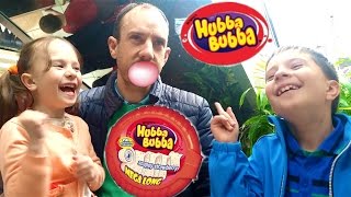 Hubba Bubba Bubble Tape Mega Long snappy strawberry guma do żucia [upl. by Adiela]