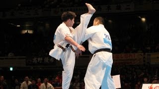 【新極真会】第42回全日本選手権大会準々決勝1 SHINKYOKUSHINKAI KARATE [upl. by Clem980]