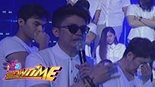 Its Showtime Vhong Navarro tearfully gives his message for Franco [upl. by Ylicis]