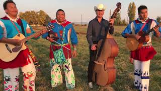 Huichol Musical amp El Chino Del Rancho  Por Una Mujer Casada [upl. by Anaujait]