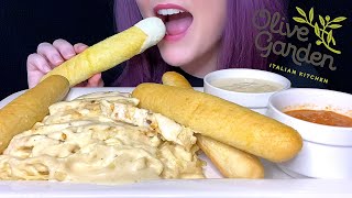 ASMR OLIVE GARDEN MUKBANG NO TALKING CHICKEN FETTUCCINE ALFREDO PASTA amp BREADSTICKS [upl. by Asyral873]