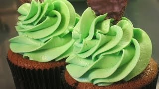 Rezept Schokoladen  Pfefferminz  Cupcakes [upl. by Euqinor483]