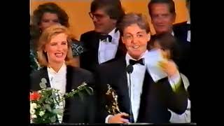 Paul McCartney wins Bambi Award 1986 and gives speech in German [upl. by Philips]