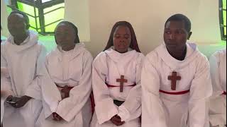 Talabiso bana tolukayo by Pueri Cantores Mater Salvatoriscfr bénédiction dla cmté des AA de Mahamba [upl. by Kincaid74]