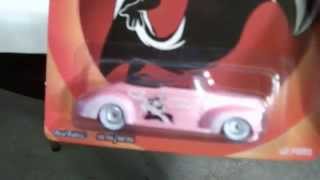 Blister Breaking Hot Wheels Looney Tunes Pepe Le Pew 40 Ford [upl. by Davey]