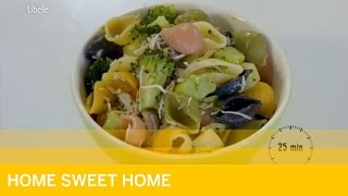 Pasta met broccoli en kip [upl. by Ynahpit]