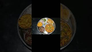 Misal Pav Recipe ॥ How To Serve Misal Pav ॥ मिसळ पाव रेसिपी ॥ misalpav मिसळपाव MyRecipesMarathi [upl. by Nilekcaj864]