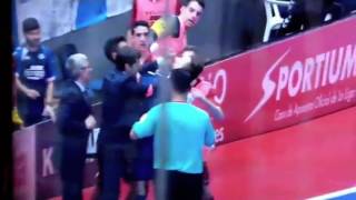 BRUTAL PELEA FÚTBOL SALA [upl. by Alleen92]