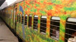 12269 Chennai CentralHNizamuddin DURONTO Express leaving chennai central [upl. by Esbensen171]