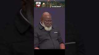 TD Jakes suffers medical emergency on stage tdjakes church [upl. by Rogers145]