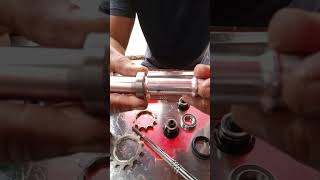 speed one soldier hub  rear hub cleaning [upl. by Wilbert]