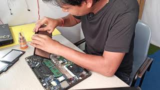 How to replace Dell battery on laptop Dell E7270 [upl. by Goodman340]