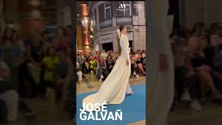 Desfile de José Galvañ de invitadas y novias en Pasarela Larios [upl. by Renaxela]